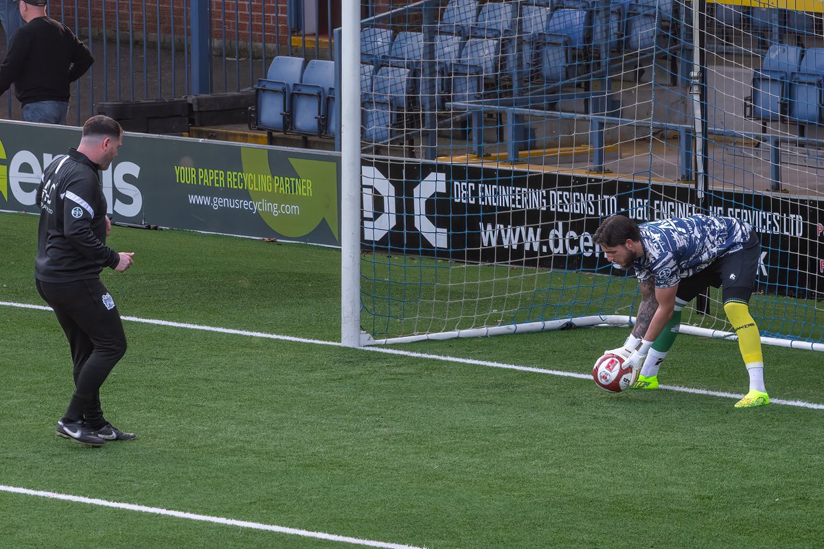 GomboczSteve's tweet image. The players warming up and some pre-match images before the game Bury v Bootle on 21/3/26. #BuryFC #PartOfIt @whitebluearmy @buryfcofficial #bfc140 #shakers