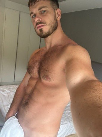 Leslie on Top tweet media