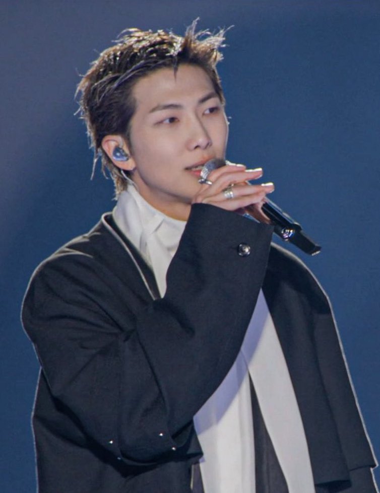 ⟭⟬Kim Minju⁷🪭⊙⊝⊜ SAW BTS ON NETFLIX tweet media