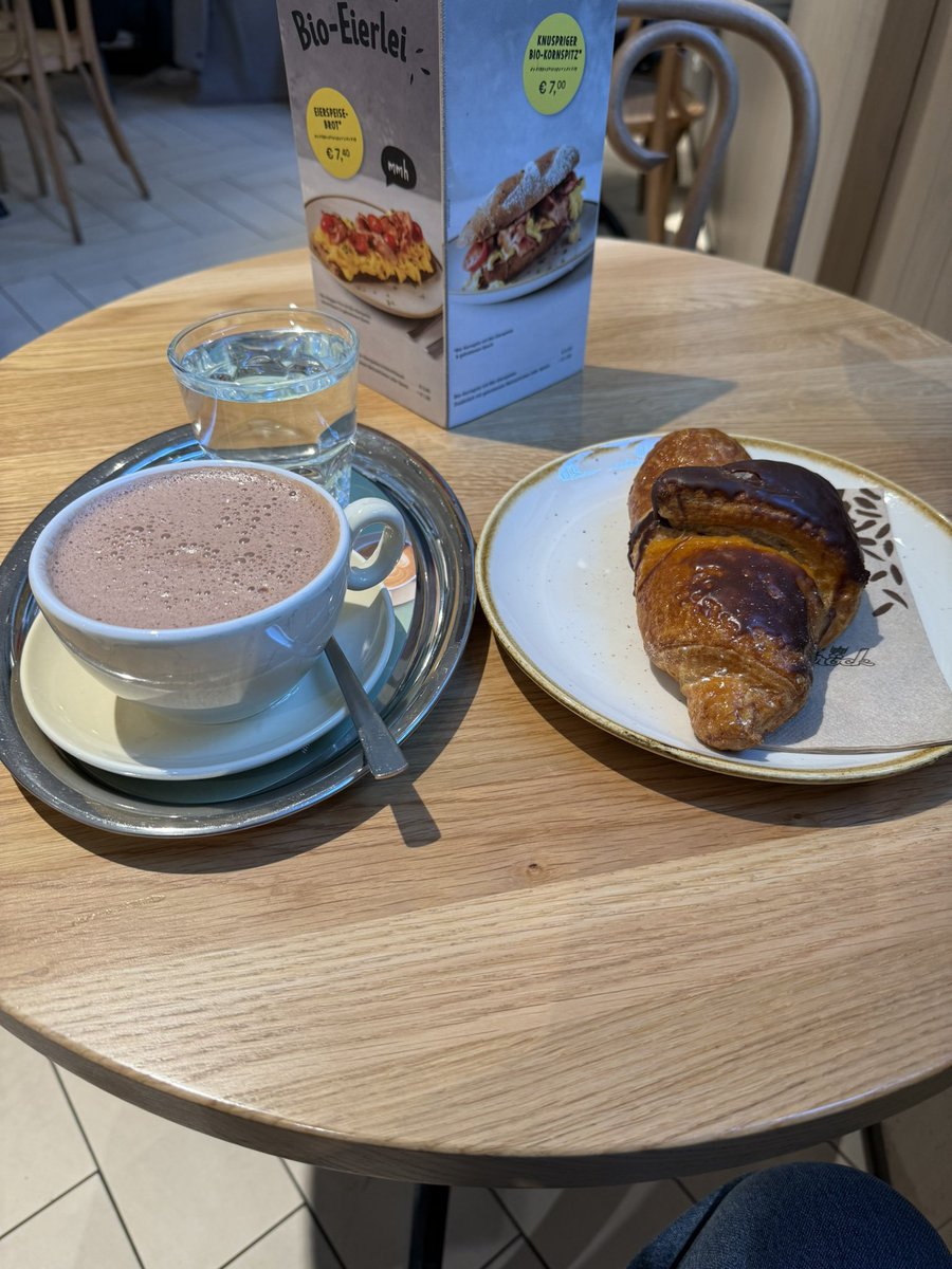 Victor Emmanuel tweet media