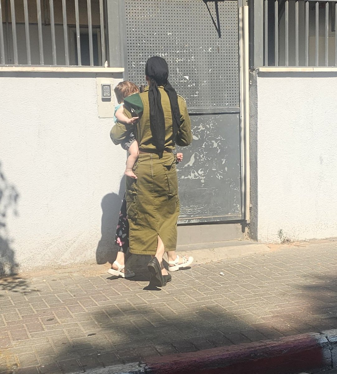 הדרקון tweet media