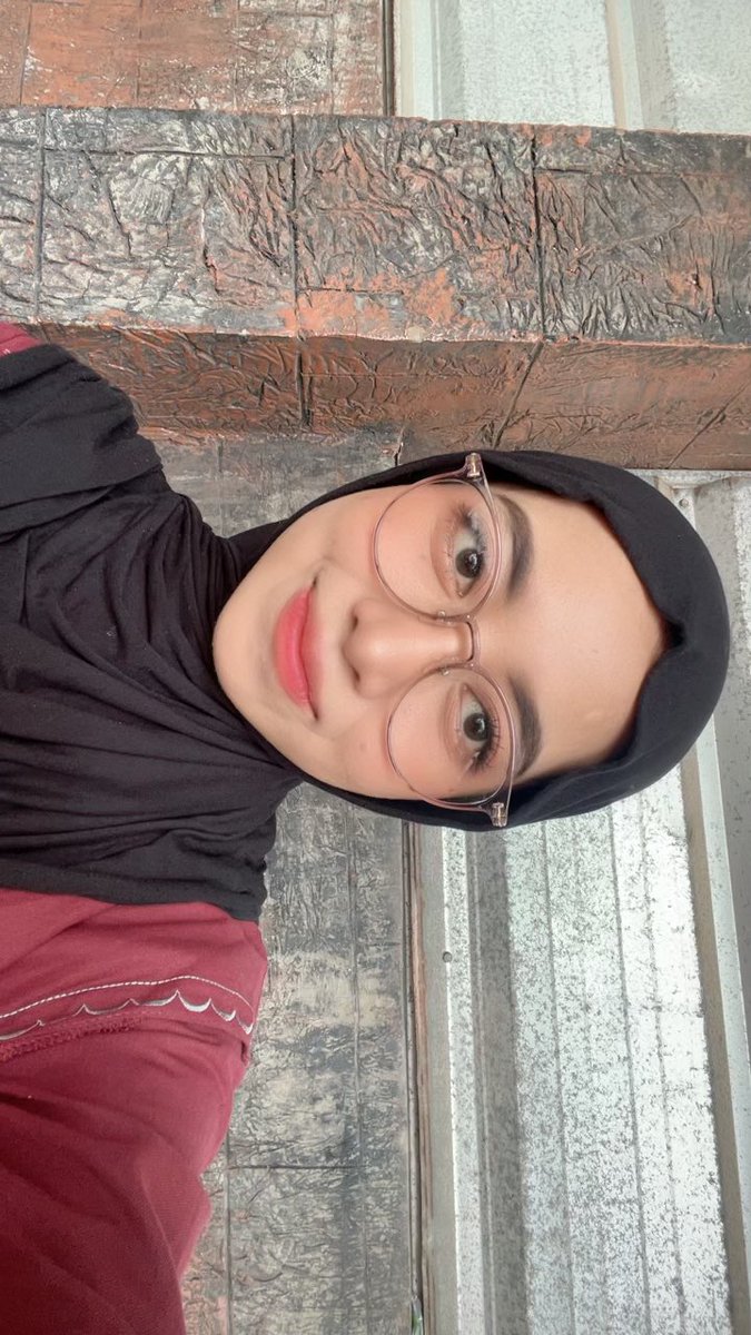 𝝑𝝔 tweet media