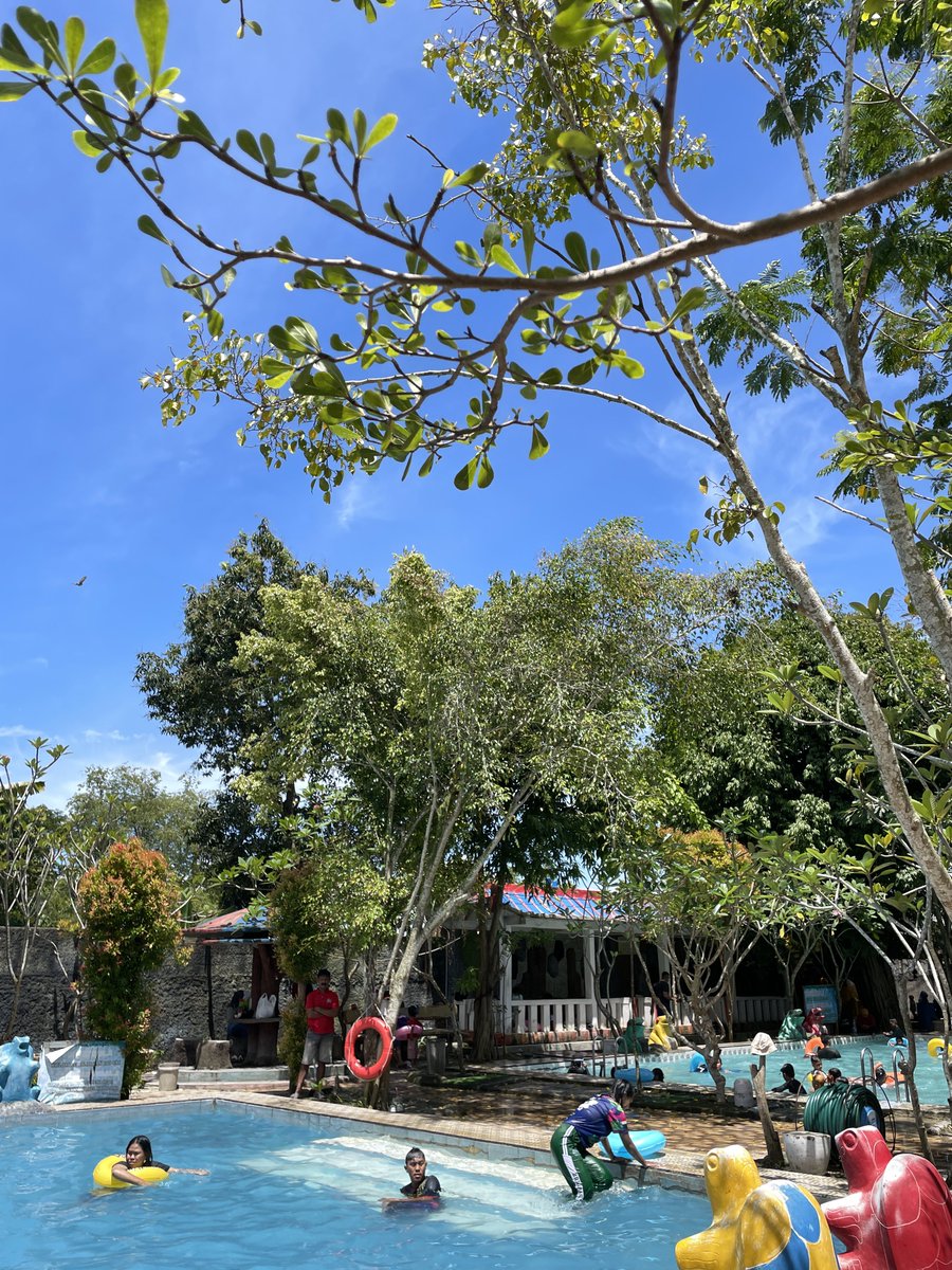 𝝑𝝔 tweet media