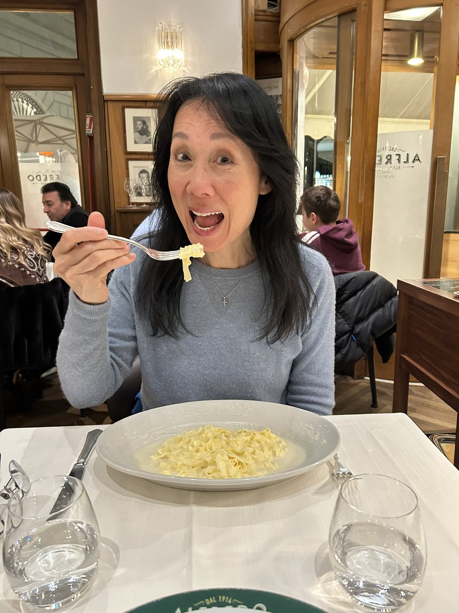 Lucy Yang tweet media