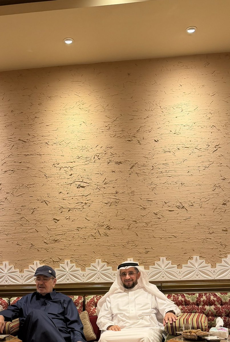 الثلوثية tweet media