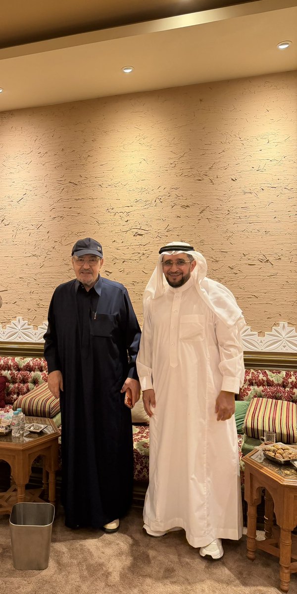 الثلوثية tweet media