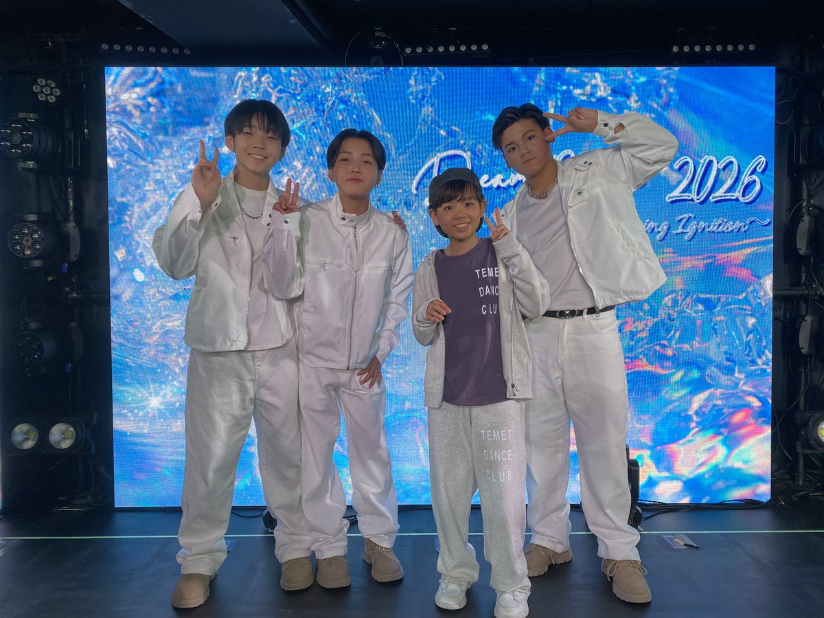 lemitfly's tweet photo. 📸本番終了後

再スタートの時から、
ずっとそばで支えてくれたケンケン。

Dream Chaseでのコラボ、MV撮影、
一緒に過ごした時間はどれも特別でした。

たくさんの思い出と、
楽しい時間を本当にありがとう。 https://t.co/6W3SjaHAFn