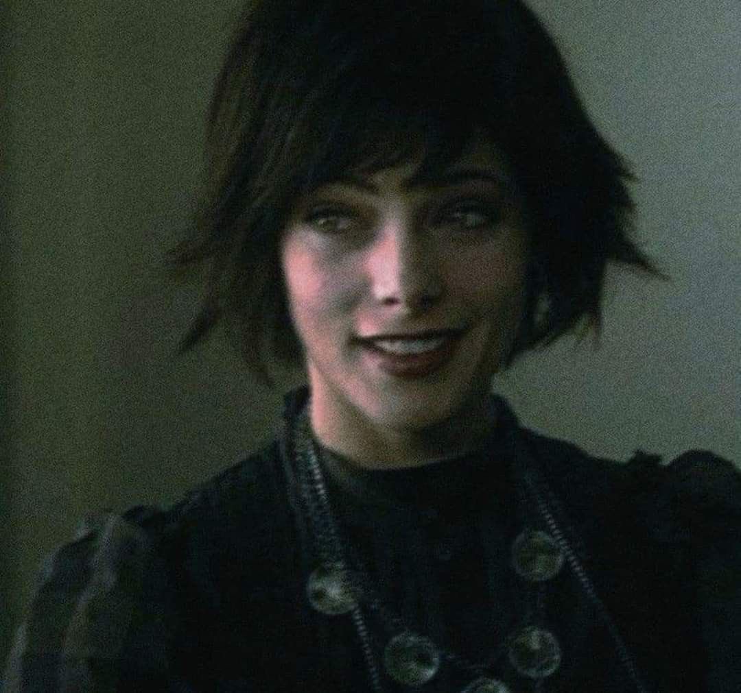 elena 🍎♟️ tweet media