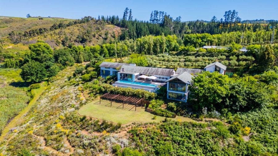 propcentralsa's tweet image. Discover a hidden gem in the Elgin Valley. View it now at buff.ly/t2z21MD listed for R41,950,000
5 Bedrooms| 5.5 Bathrooms| 4 Garages| Pool
Follow #PropertyCentral for #EXTREME property
#LuxuryLiving #NatureEscape #ElginValley