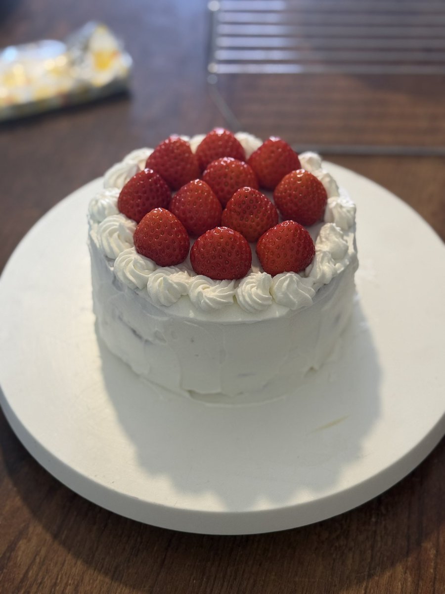 ゲンのショートケーキ完成^_^ 今度はパティシエになりたい。