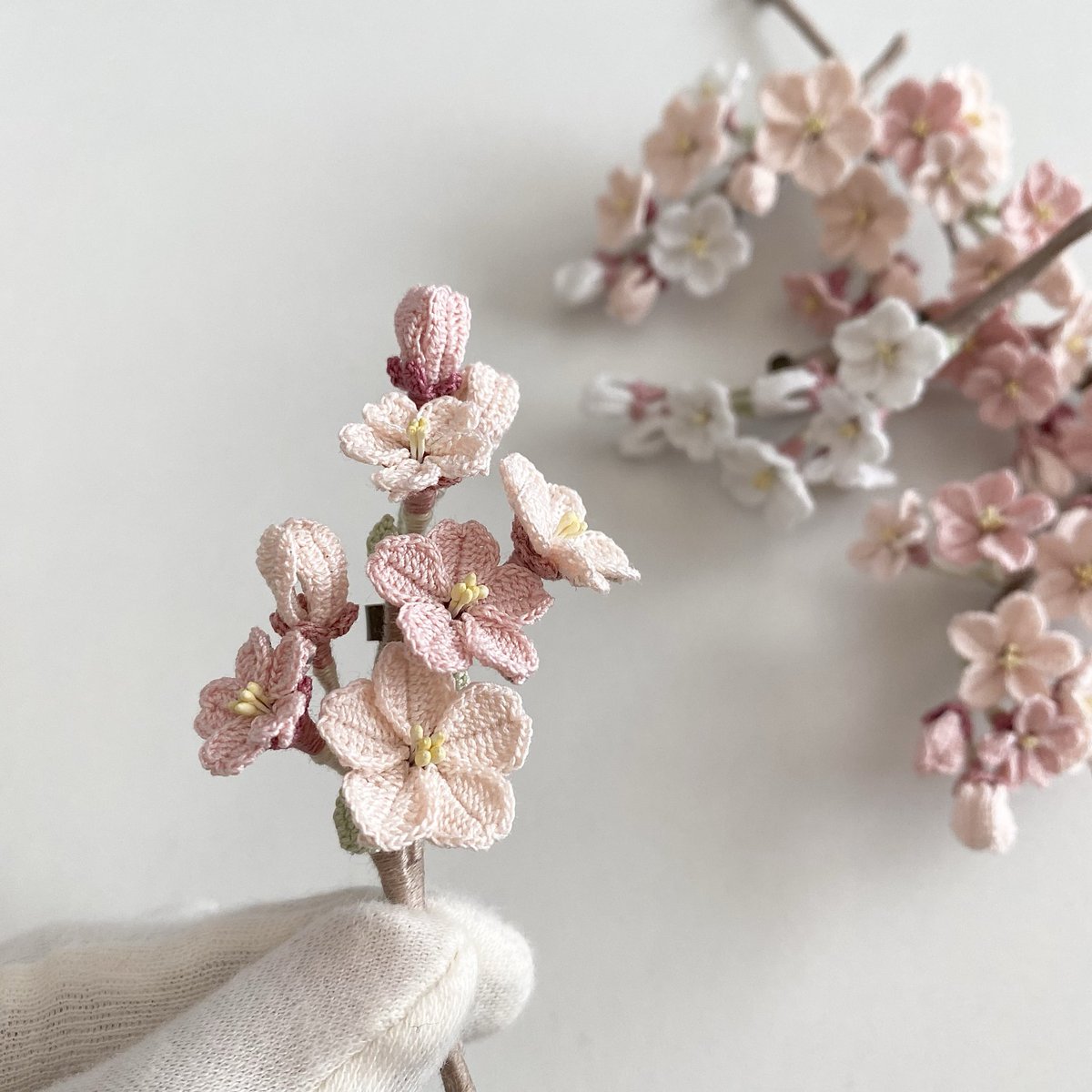 通常の桜のブローチ、3回目の再入荷です

18:00より
minne.com/items/44759328

#編み物　#桜　#crochet