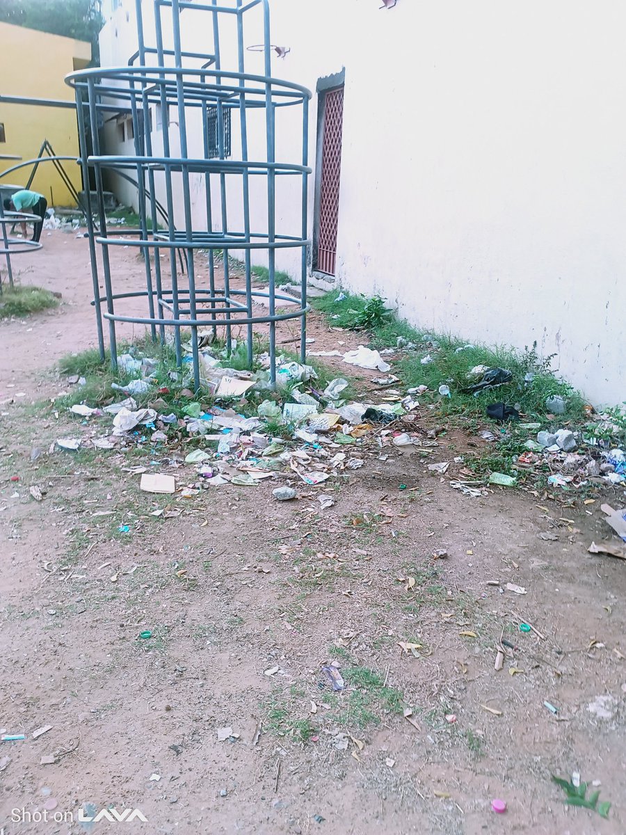 hyacoob2010's tweet photo. @chennaicorp @CMOTamilnadu @Udhaystalin @Dr_Ezhilan The broken stones have been cleared away; however, the litter in the designated exercise areas has not yet been removed. I kindly request that the waste be cleared. https://t.co/S1G2My6JzA
