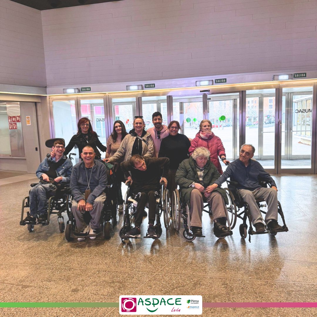 Aspaceleon's tweet photo. El viernes fuimos al @musacmuseo a nuestra visita mensual y a parte de disfrutar como siempre de la exposición, este viernes fue especial ya que le preparamos una sorpresa a Ester en agradecimiento a lo bien que nos atiende cada vez que vamos.

Muchas gracias!!!❤️

#ASPACELeón https://t.co/myncoWgrI5