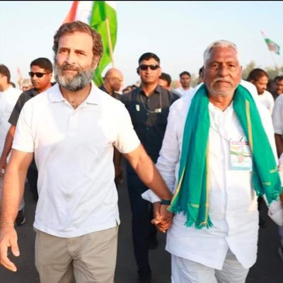 GollaJohn1's tweet image. ఇంతకీ మించి ఏం అవసరం లేదు… 
అక్కడ మీకు ఆత్మగౌరవం ఉంటుందా?

మా వయసుకంటే మీ అనుభవం ఎక్కువ.

ఉమ్మడి కరీంనగర్ జిల్లాలో కాంగ్రెస్ అంటే జీవన్ రెడ్డి గారే అని భావించి, గెలిచినా ఓడినా కార్యకర్తలు మిమ్మల్ని భుజాల మీద మోశారు.

మీ నాయకత్వంపై అభిమానం ఉంది… 

@jeevanreddyMLC

#Congressi
