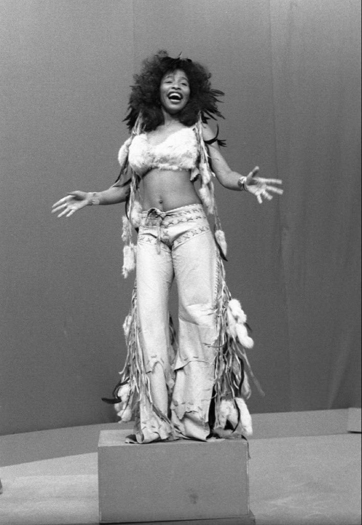 CoededMarshall's tweet photo. Happy 73rd Birthday to The Legendary Chaka Khan 🎉 https://t.co/WBK6gr2uMS