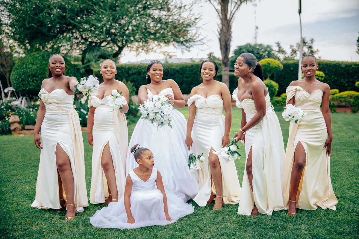 𝘛𝘶𝘮𝘦𝘭𝘰 𝘔𝘢𝘬𝘸𝘦𝘭𝘢 tweet media