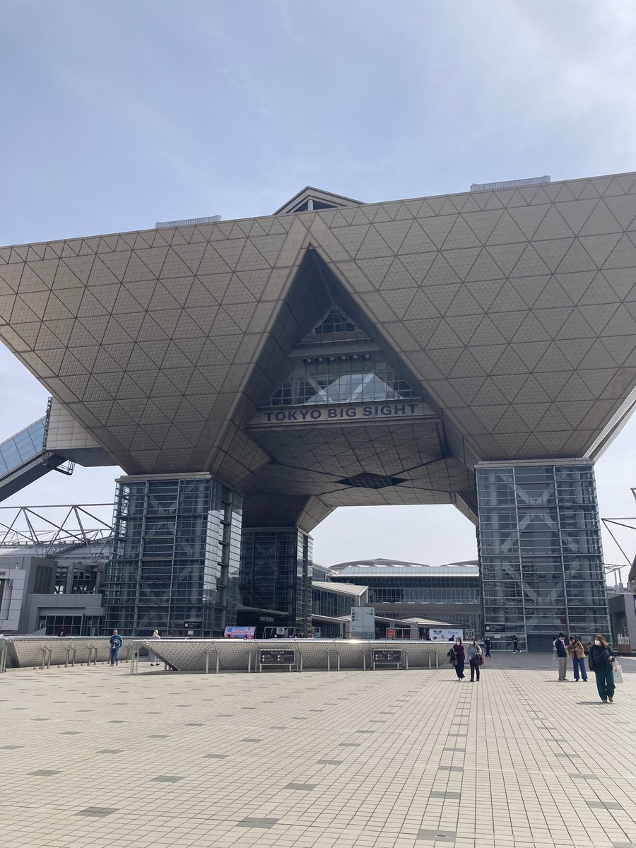 昨日は短い時間でしたが、J庭に行ってきました🙌なんと相互のみなさまからデビューのお祝いまでしていただいて、嬉しくて泣きそうになりました🥹なんとこのチョコ、雨さんの手作りなんですよ。今まで食べたチョコの中で一番美味しかった…！改めてみなさまありがとうございました〜！💕