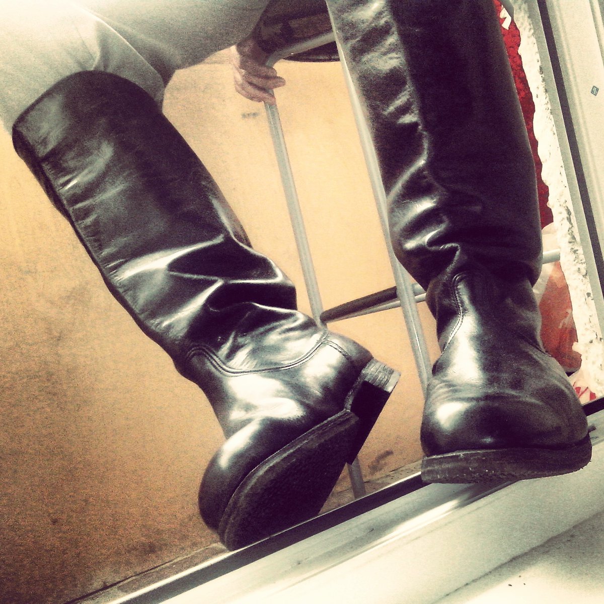 nn018's tweet photo. #boots https://t.co/42ySvb7zPO
