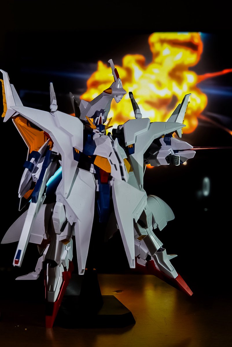 赤の水性 tweet media