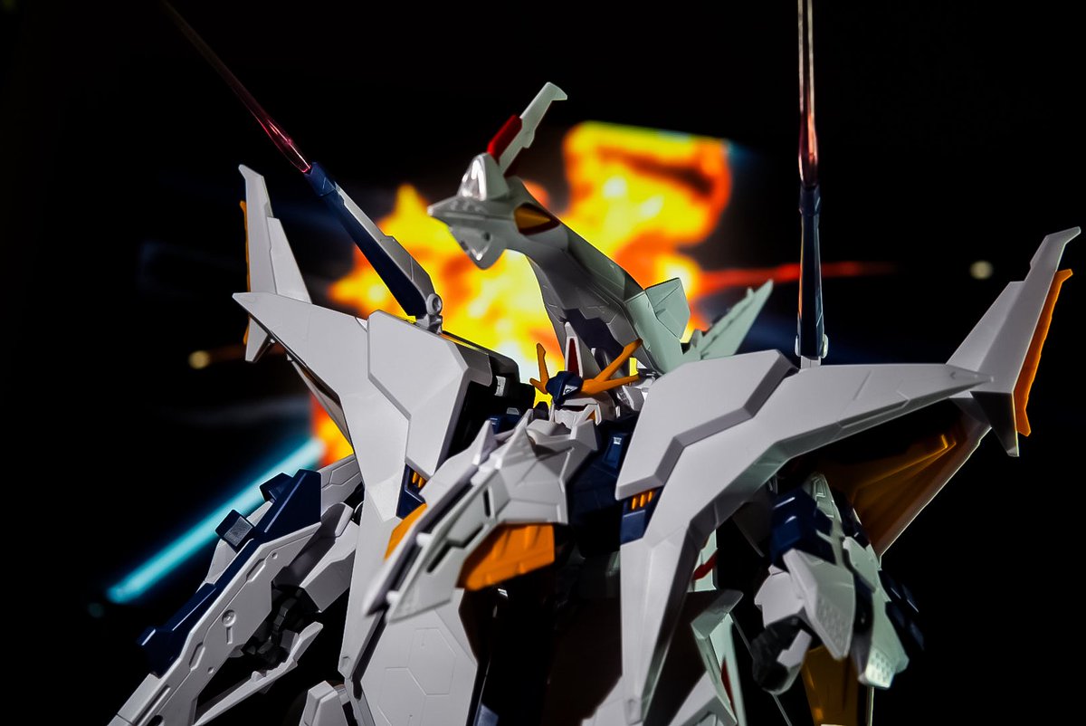 赤の水性 tweet media