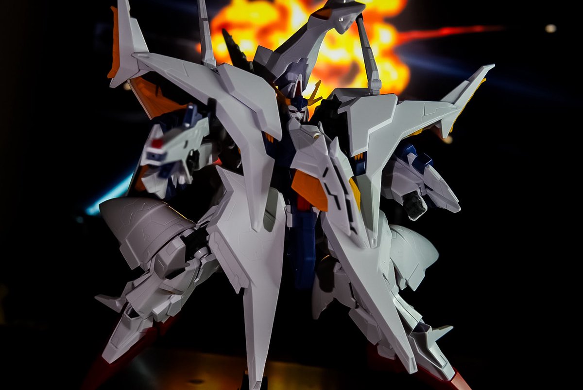 赤の水性 tweet media