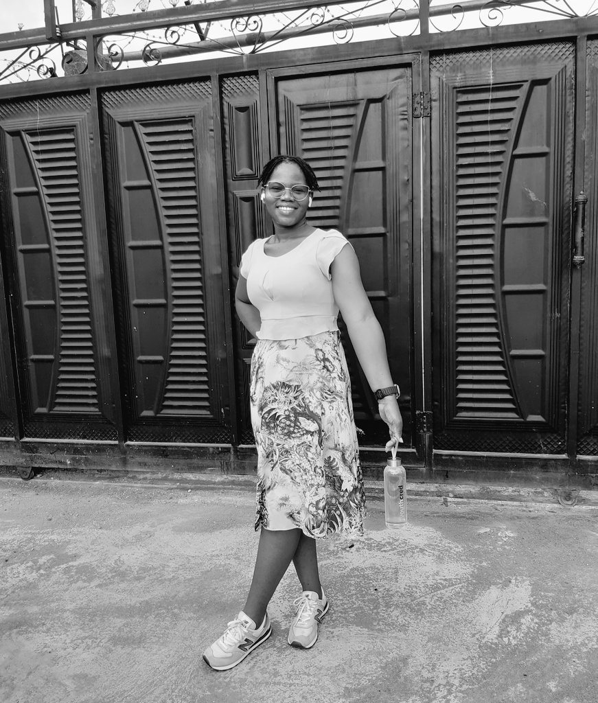 Let's go give some healthcare services.

Anybody that know their body very well should avoid me today🤣