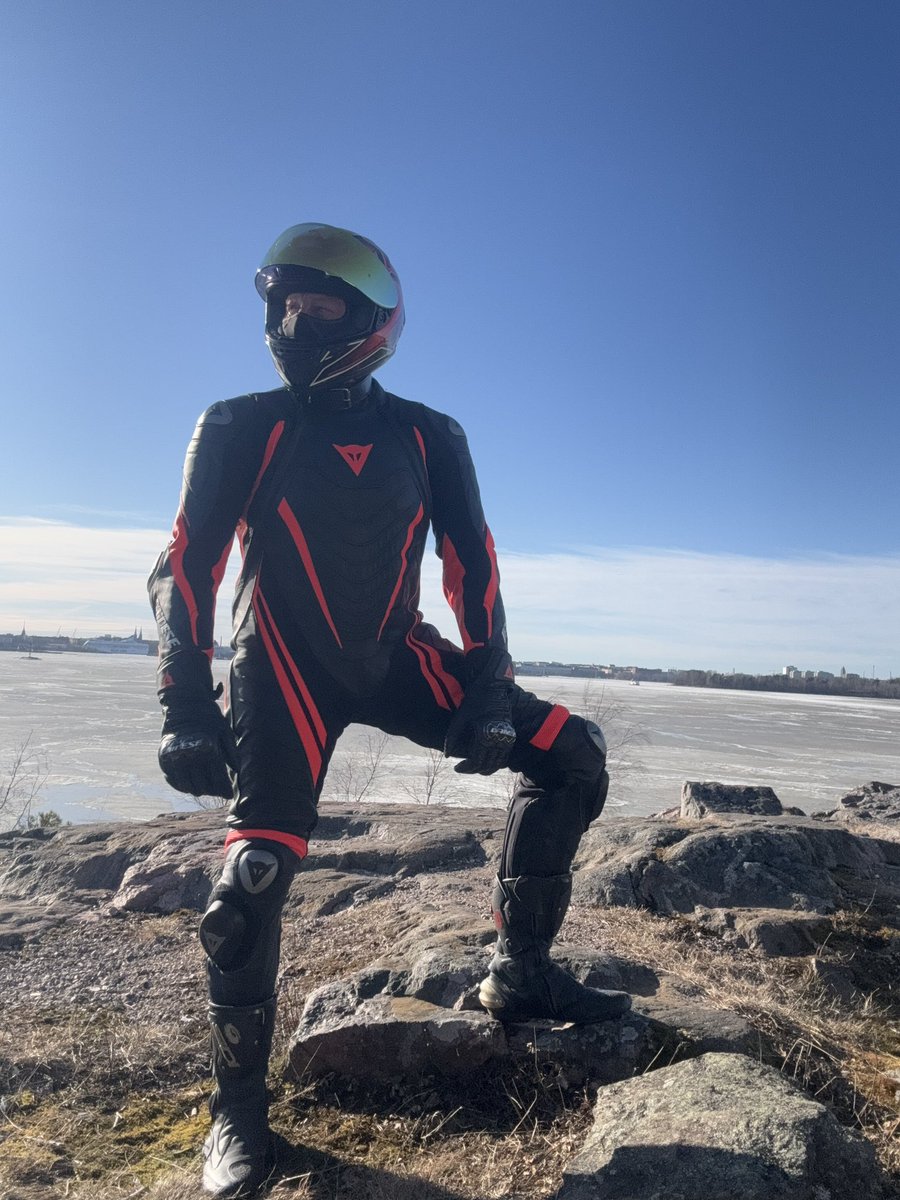 LSF … ’Hi I’m Sam’ 🔜 Europe & Asia tweet media