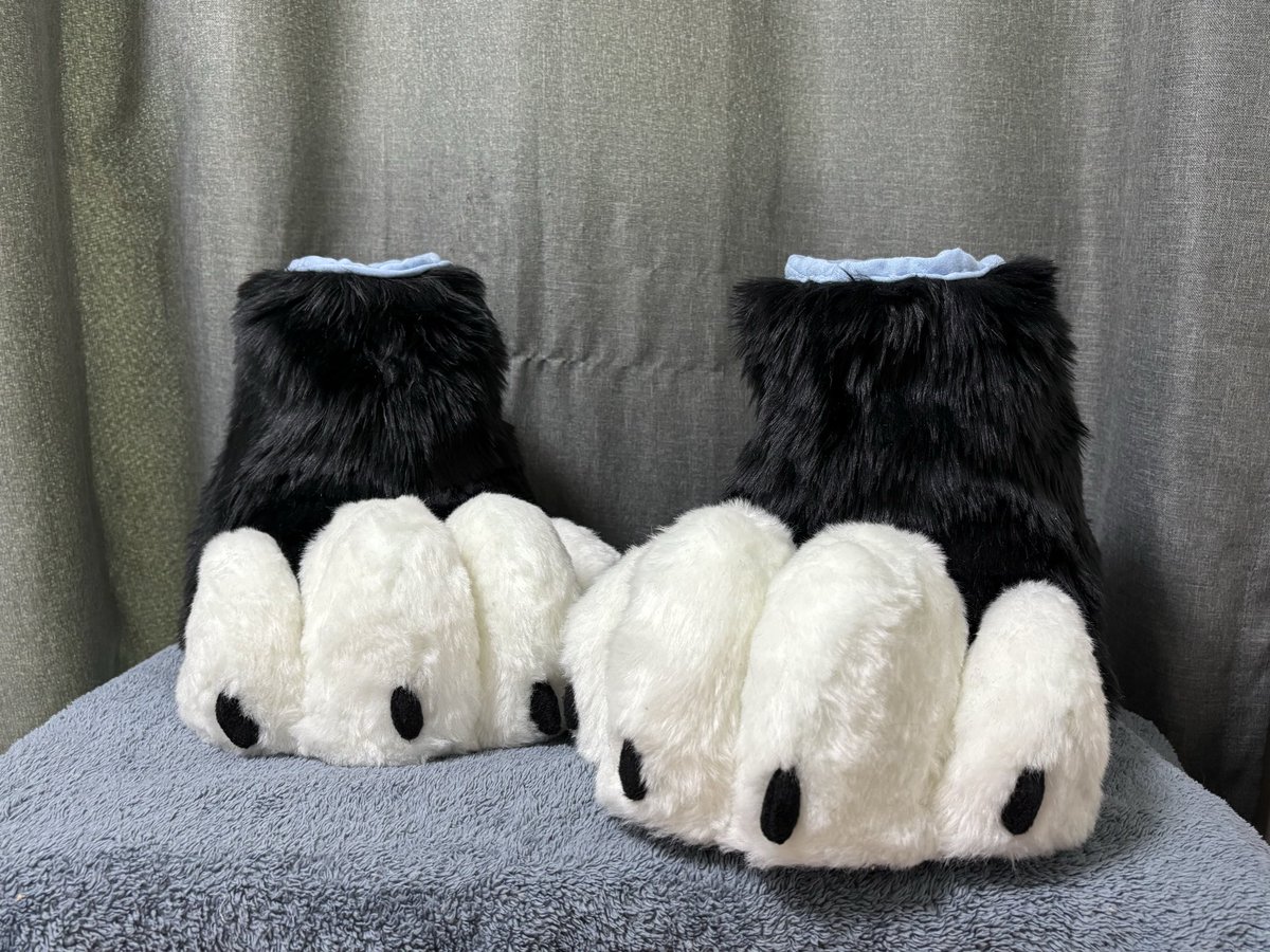 StudioCasty's tweet photo. 🪡밥차(@Bobchaaaa)님의 퍼슈트, 🐾쉴드의 파셜 발을 작업하였습니다! 

춤을 많이 추는 퍼슈트여서, 착용감을 신경 쓰면서 재봉을 더욱 셈세히 하였어요. 

믿고 맡겨주셔서 감사드리며, 앞으로의 활동도 응원하고 있겠습니다!✨✨ https://t.co/Ys88grF3vN