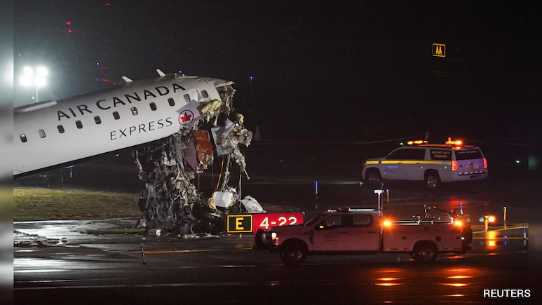 rkjat65's tweet photo. @spectatorindex Both Pilots Dead After Plane, Truck Collide At New York's LaGuardia Airport
#LaGuardia #Collission https://t.co/tzxT34Z8jc