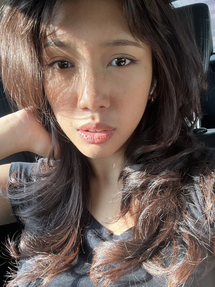 ᵗʰᵉ ᵇᵒᵘʳᵍᵉᵒⁱˢⁱᵉ ᵇᵒʳᶻᵒⁱ tweet media