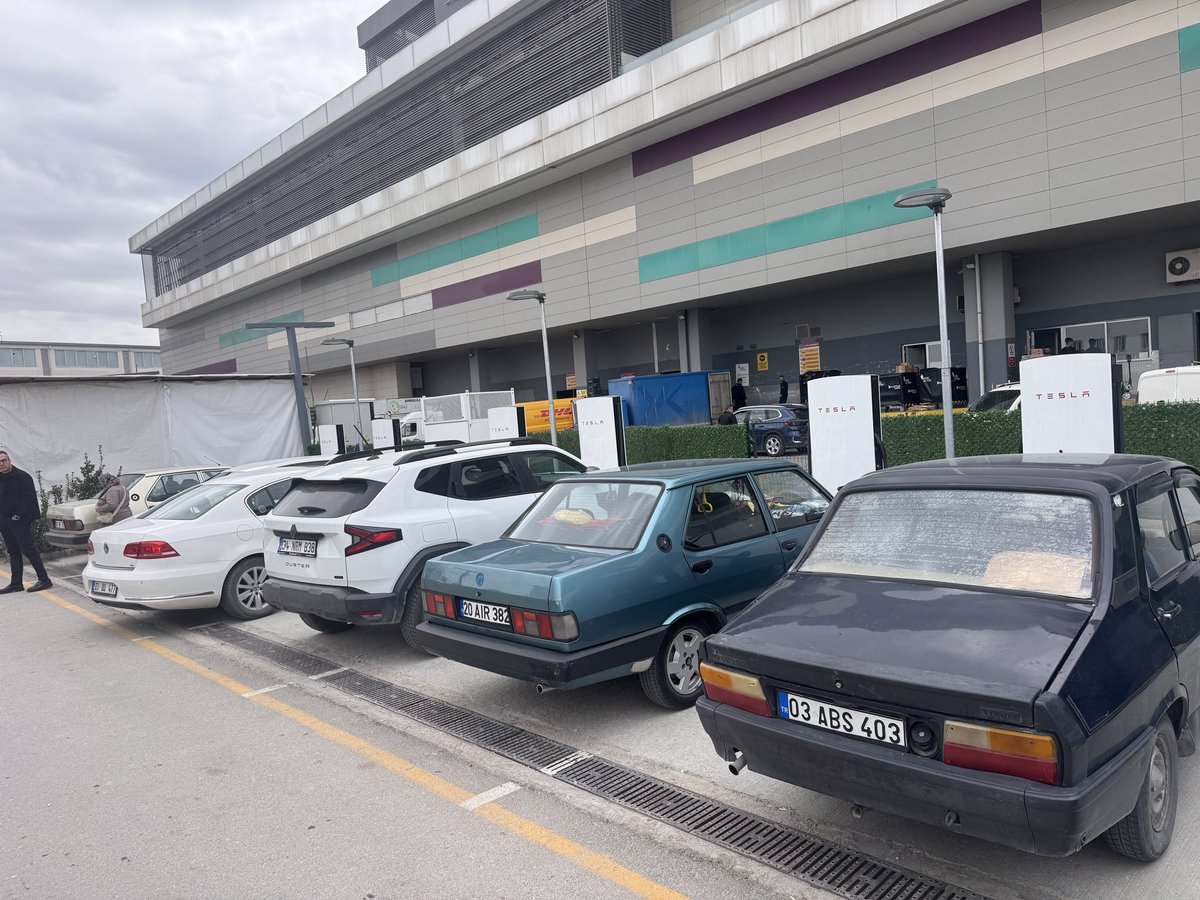 Tesla Maniac tweet media