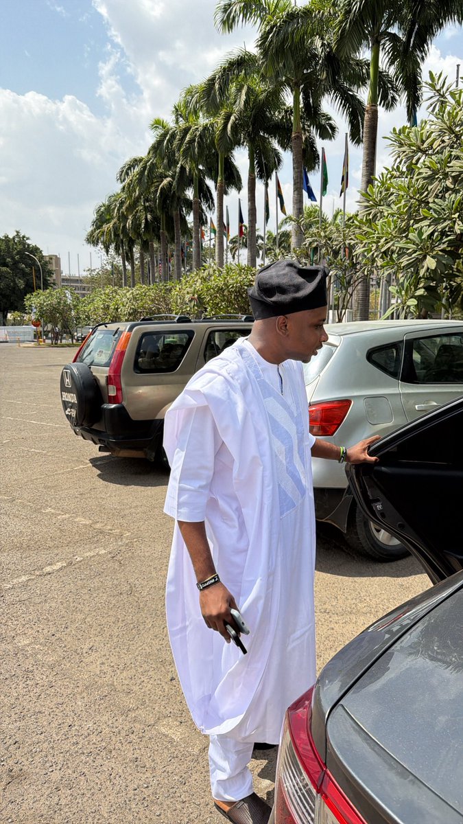 𝔸b𝕒𝕫𝕫 tweet media