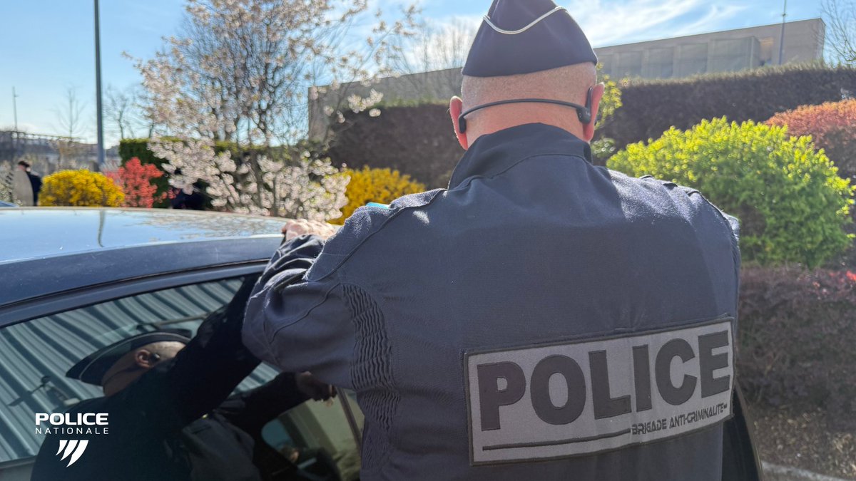 Police Nationale 42 tweet media