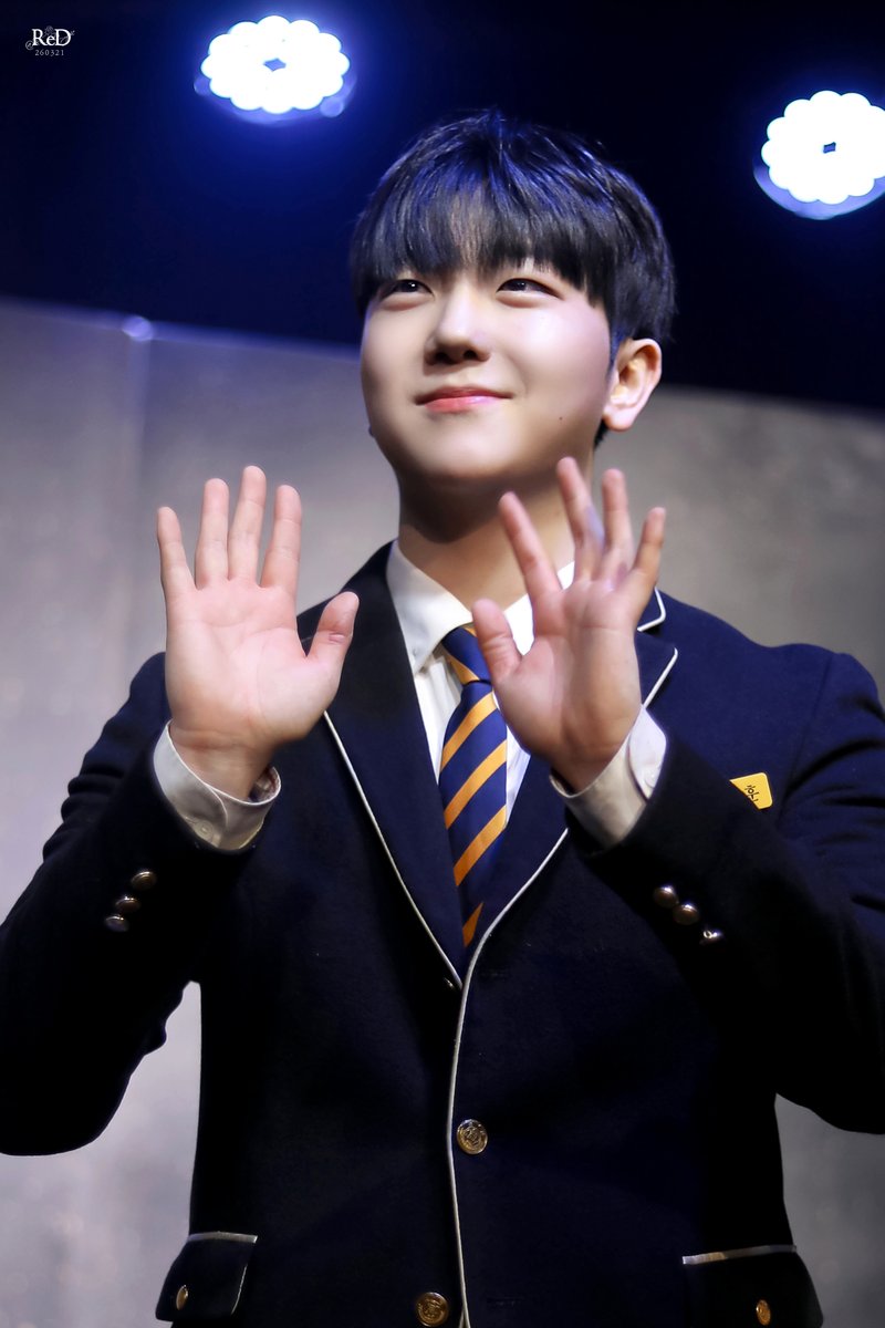 Re__D__pic's tweet photo. 260321 연극 머더 커튼콜
한종훈 役｜김민제 배우님

#머더 #연극머더 #김민제 https://t.co/Uz05OjU1MZ