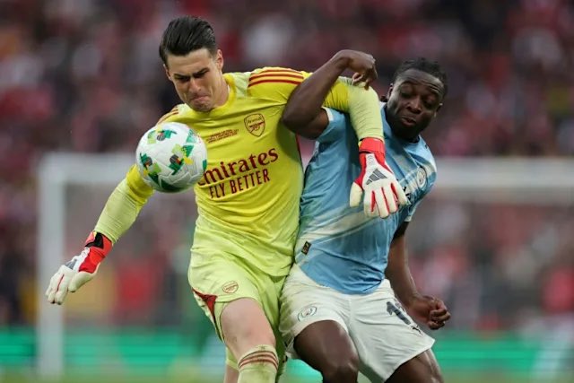 Arsenalnewschan's tweet photo. 🗣️Jamie Carragher was not impressed at all with Mikel Arteta’s decision to start Kepa over Raya in the Carabao Cup final: “Kepa has had an absolute shocker as he has done in another couple of cup finals. When we first saw the goal I said, “I feel sorry for the lad”, because everyone knows what he’s been through in the previous finals with Chelsea.

‘But I do have strong views on the goalkeeper situation and I don’t like it even though I can understand it in some situations. But Mikel Arteta does not owe Kepa anything, he owes Arsenal fans the best possible chance of winning a trophy in six years. They’ve won one trophy in nine years…

“The goalkeeper comes to the club because he knows he’s second-choice. Yes he can play through the rounds but when it comes to the final that has to change, for me, because they haven’t won enough trophies and this team need to get over the line.

“Mikel Arteta owes it to the supporters more than he owes it to Kepa. The difference with Man City is Pep Guardiola does owe James Trafford.”