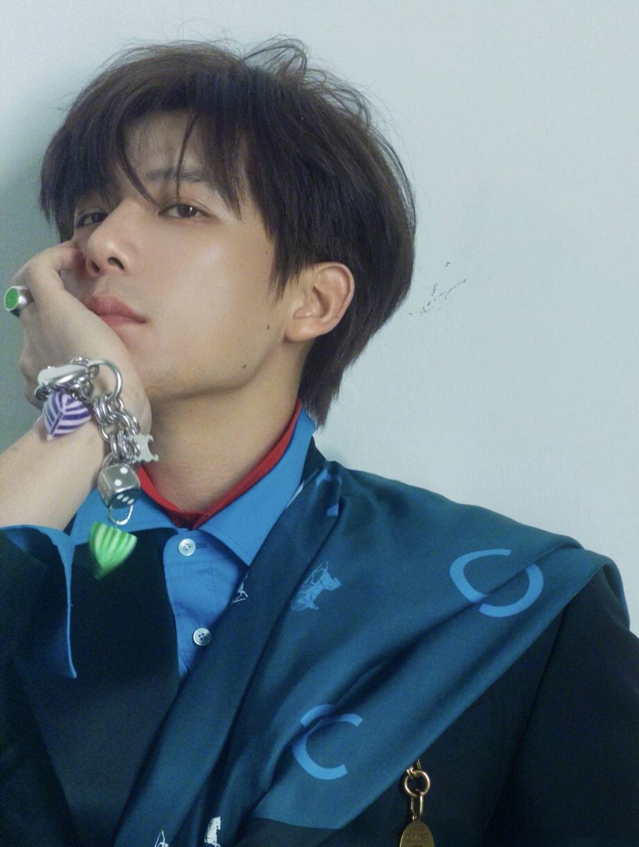waybussth's tweet photo. ❥ .。. ⌞ #Wanganyu weibo update⌝ .。. ★
Share image
⎆ https://t.co/fGuIXAkOxA
#AnotherMan
#王安宇
#หวังอันอวี่ https://t.co/dA7s7i75sw