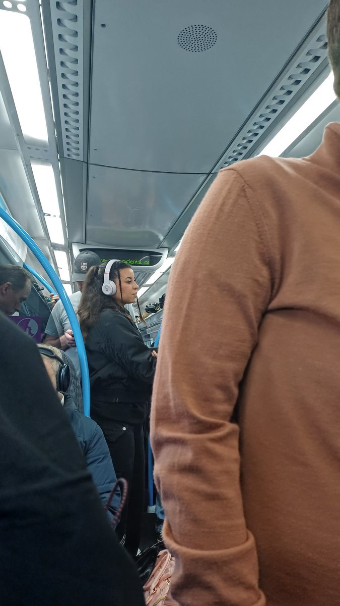 wfowls69's tweet photo. @chilternrailway @gregsmith_uk  Chiltern Railway still not running sufficient rush hour services and carriages. The 0711 Haddenham service to Marylebone dangerously overcrowded with passengers struggling to stand up as we travel at over 60mph. Issue since 2022. This needs action https://t.co/90pWdEezCr