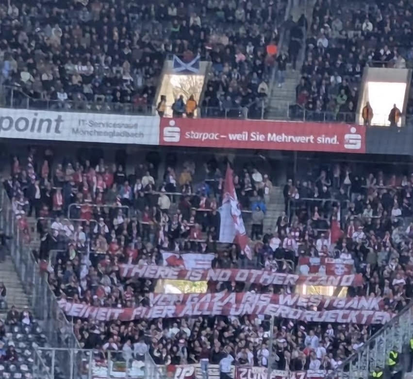 GenosseRasenball☭ tweet media