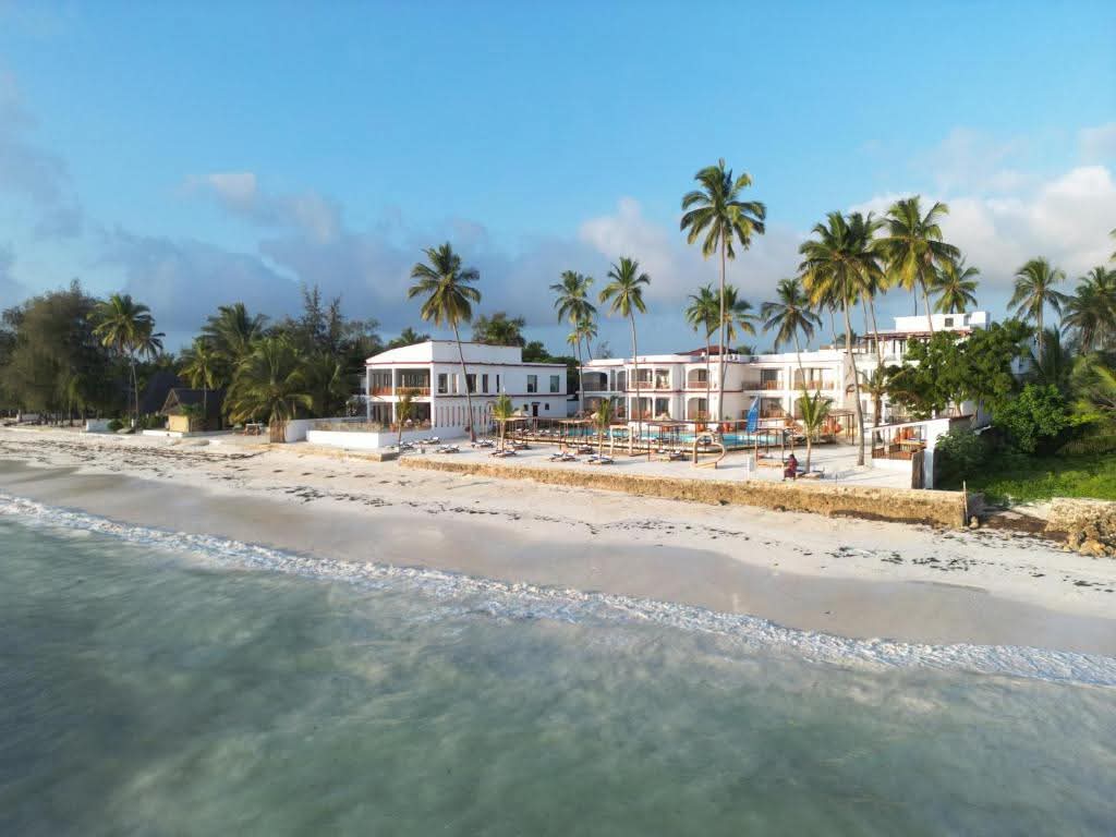 Hashtag_Hol_ZA's tweet image. DREAM OF ZANZIBAR: THE ALL-INCLUSIVE RESORT

✅boutique luxury
✅stunning ocean views
✅exquisite dining
✅exceptional service

📍Dream of Zanzibar Resort | ⭐⭐⭐⭐
7 Nights from R23 808 pps
Availability : 01 Apr - 07 Jun 2026
hashtagholidays.co.za/tour/4-dream-o…
Ts &amp;amp; Cs