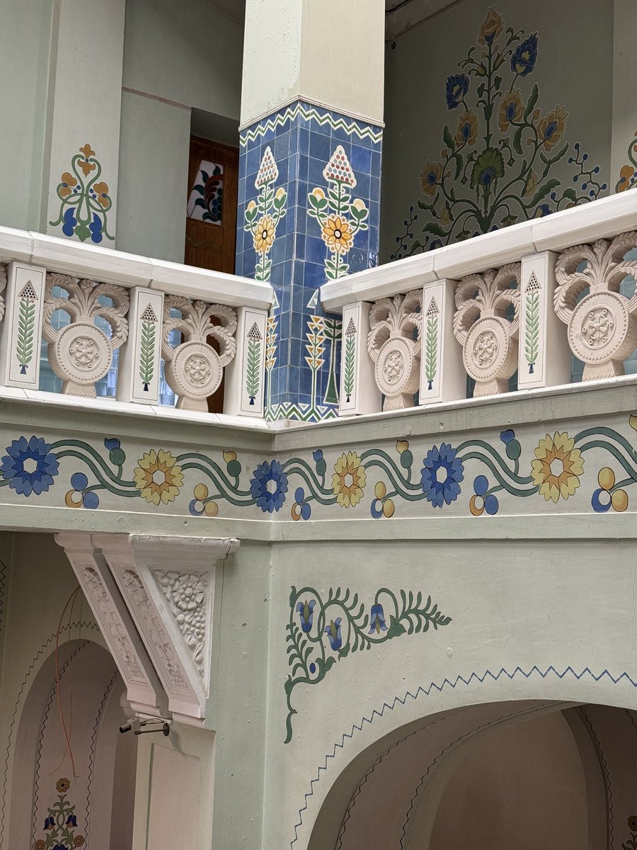 шматок смальти tweet media