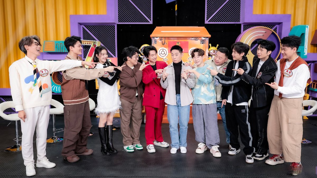 SunilYeduba's tweet photo. #打卡《周末趣玩季》# 今天解锁超治愈的户外综艺！嘉宾们在森林里露营、做手工、玩游戏，全程笑点+暖点拉满～最爱的环节是“星空分享会”，瞬间被戳中！谁懂啊，看完想立刻逃离城市去撒野 你最pick哪个嘉宾？ https://t.co/uy7lqGe3mU