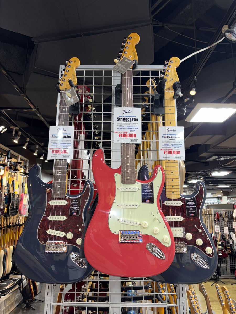 1484shibuya's tweet image. ［エレキフロア］
Bストック品入荷しております！
Fender / American Professional Classic Stratocaster🎸

通常よりお安くお買い求めいただけます☺️
是非この機会にご検討ください！

個体掲載ページはコメント欄にて☑

#Fender #Stratocaster