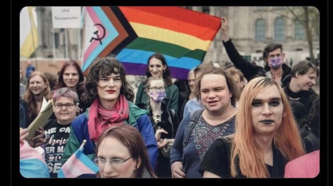 Transient tweet media