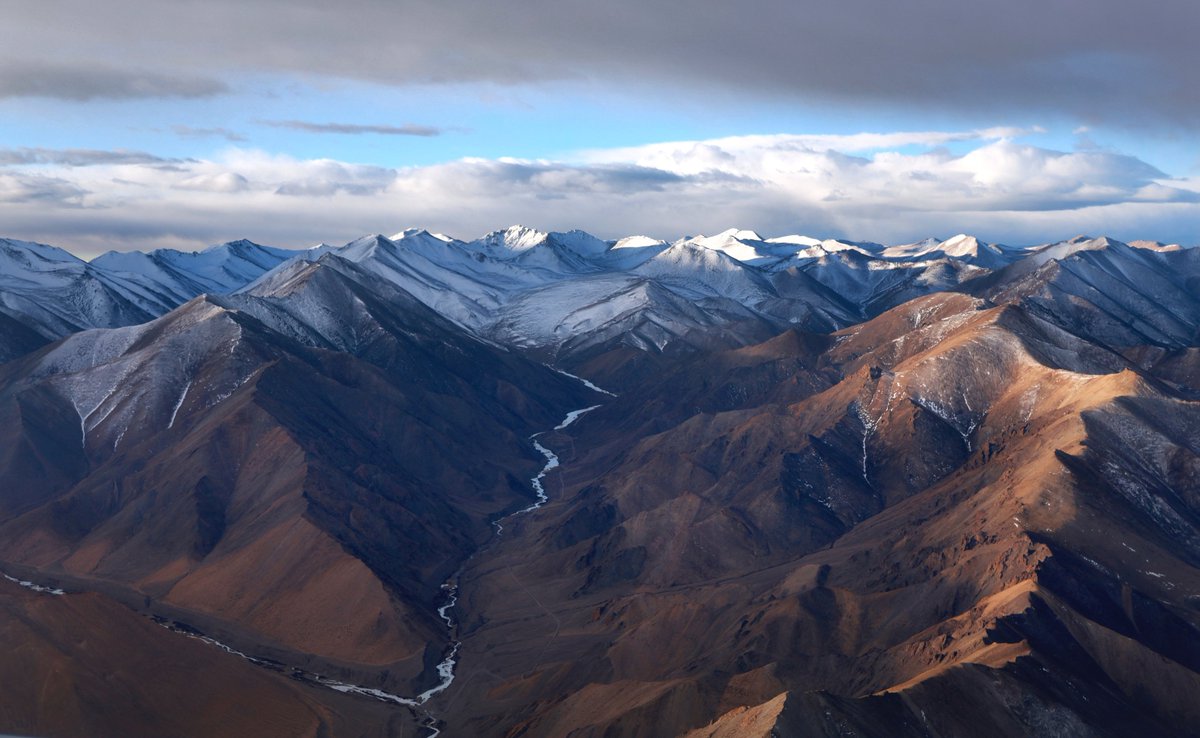 Ali is known as the ancestor of a thousand mountains, where numerous mountain ranges converge.