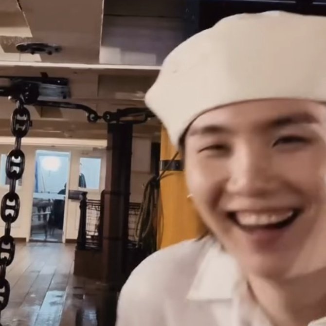daily yoongi teef tweet media