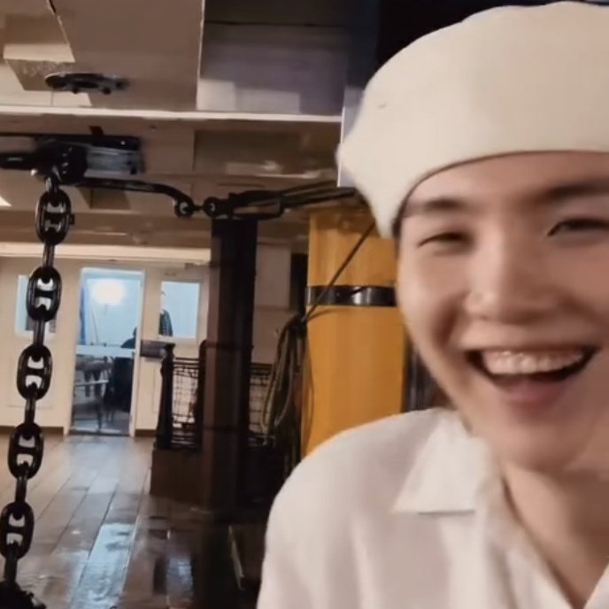 daily yoongi teef tweet media