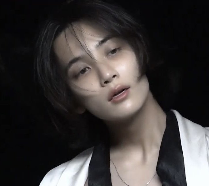 윤정한 얼굴 tweet media