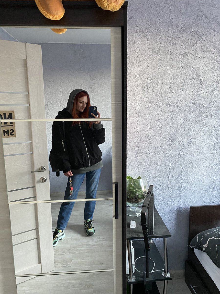 Шла Саша tweet media