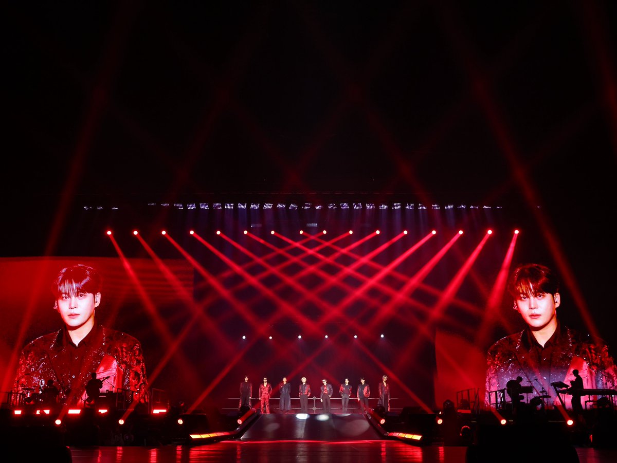 KpopStarz Live tweet media