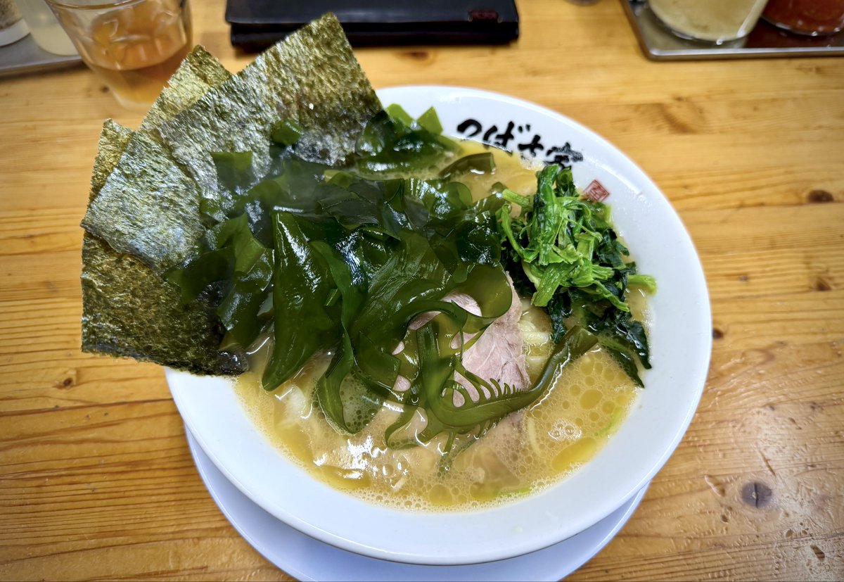 武蔵境 つばさ家 期間限定
豚塩ラーメン （麺やわらかめ）
穂先わかめトッピング

塩もグレート👍